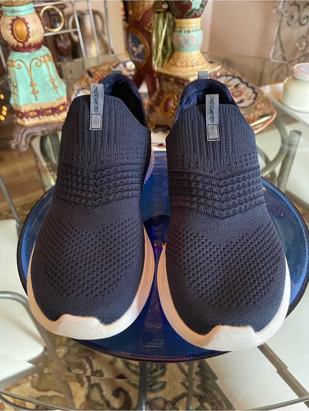 SKECHERS‼️🥳 DEAL‼️Size 9 SLIP-ON‼️